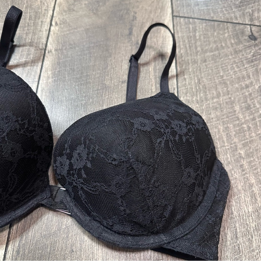 Victoria’s Secret Lace Push Up Bra