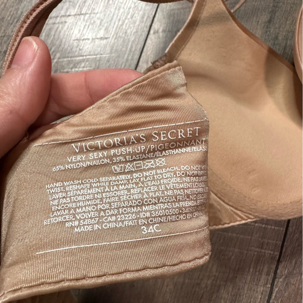 Victoria’s Secret Very Sexy Push Up Bra
