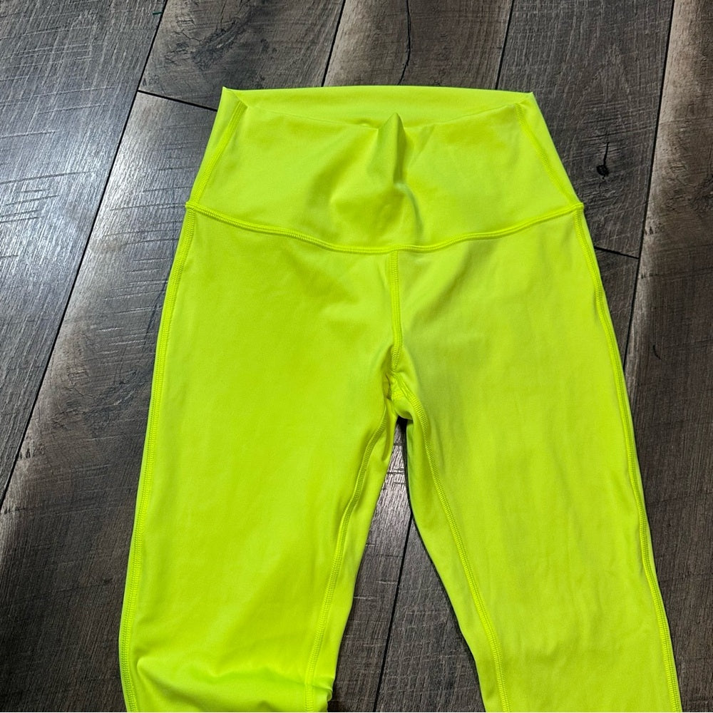 Lululemon Wunder Under High-Rise Tight 25"
Highlight Yellow