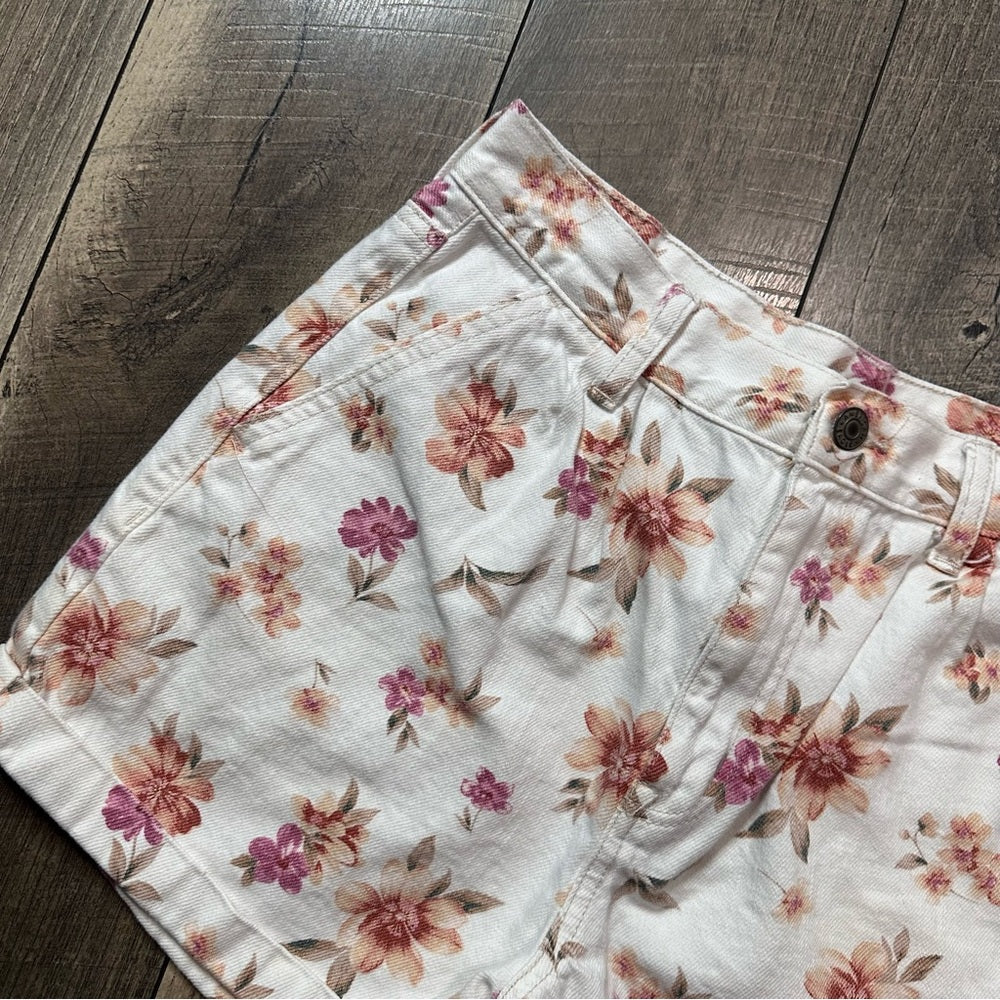 American Eagle Floral Mom Shorts