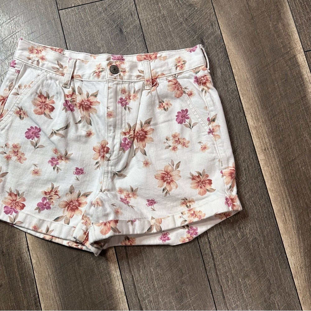 American Eagle Floral Mom Shorts