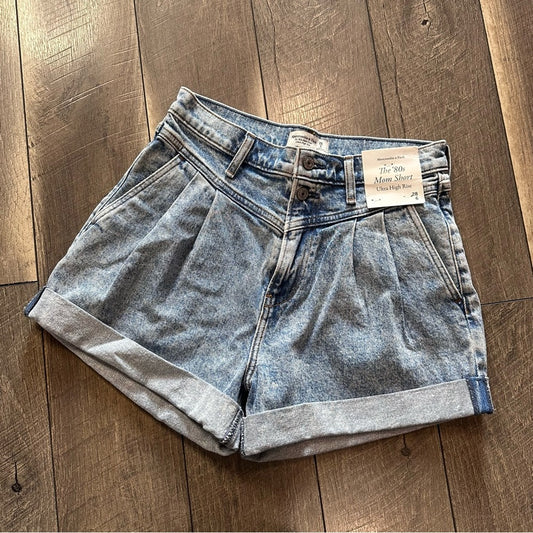 Abercrombie & Fitch 80’s Mom Shorts