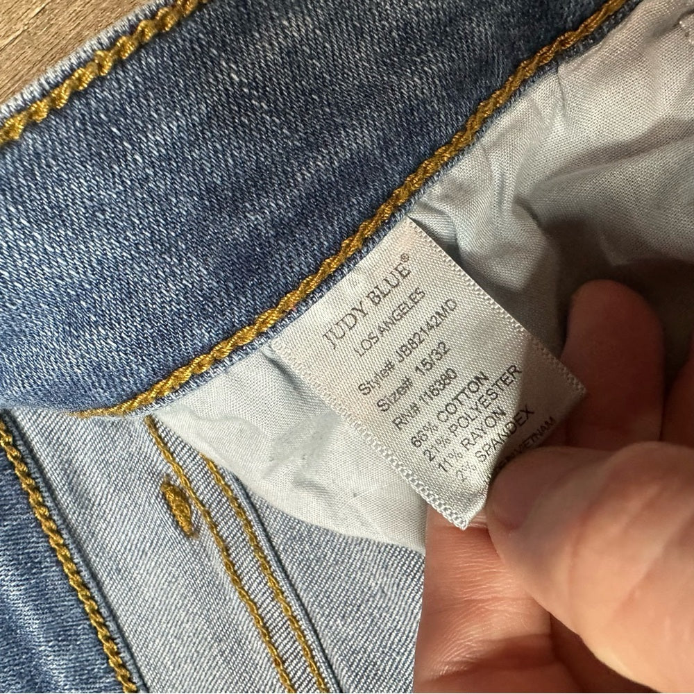 Judy Blue Straight Fit Jeans