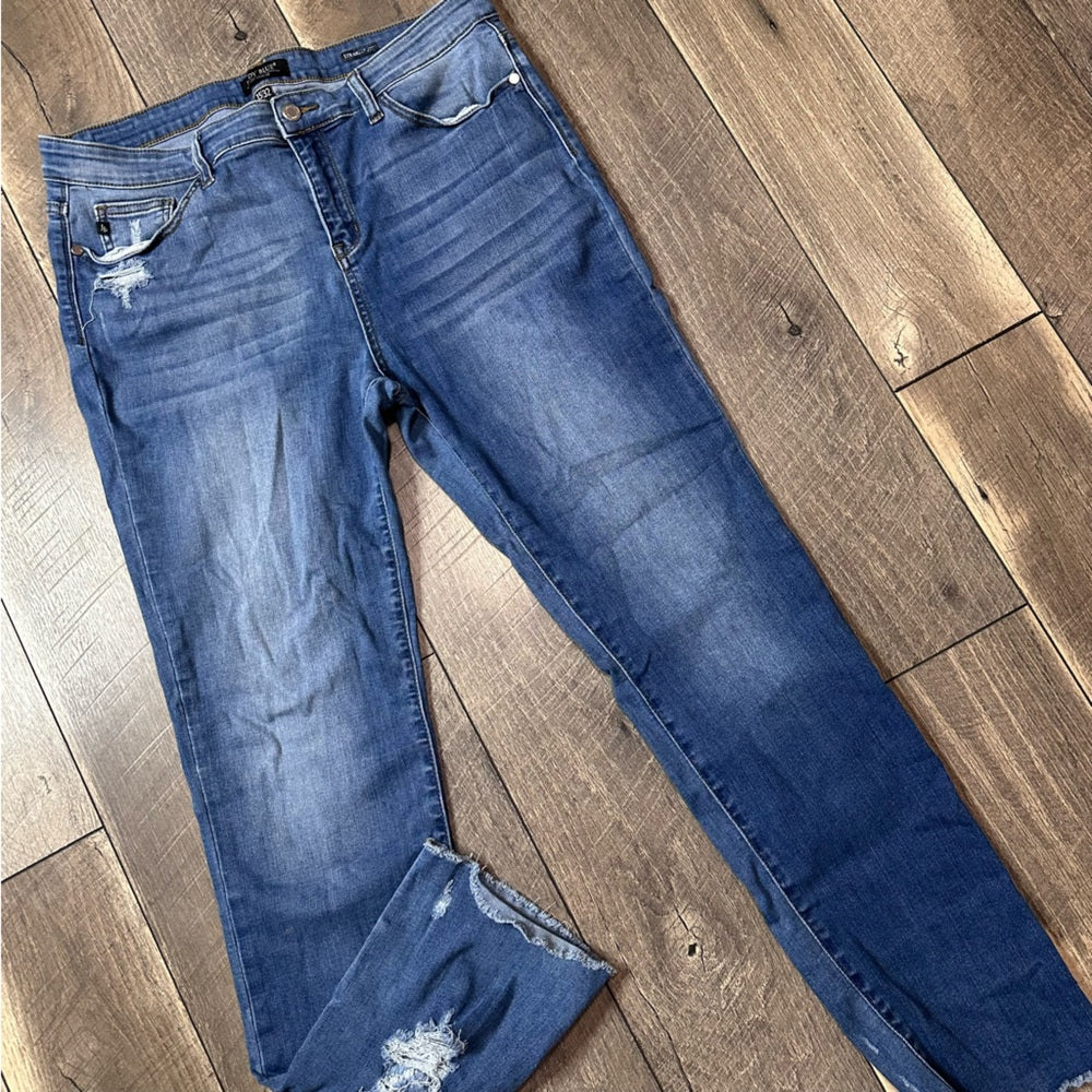 Judy Blue Straight Fit Jeans