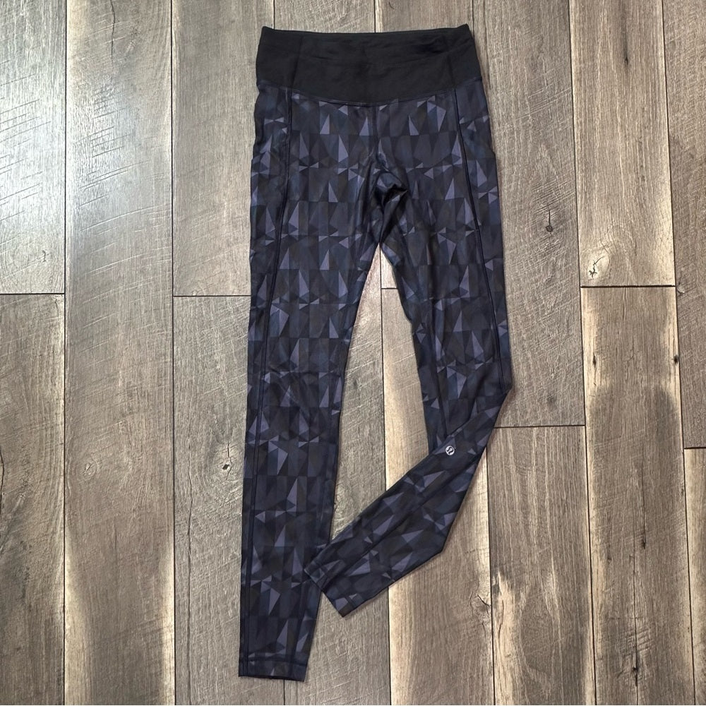 Lululemon Speed Tight II
Stained Glass Love Nightfall Black