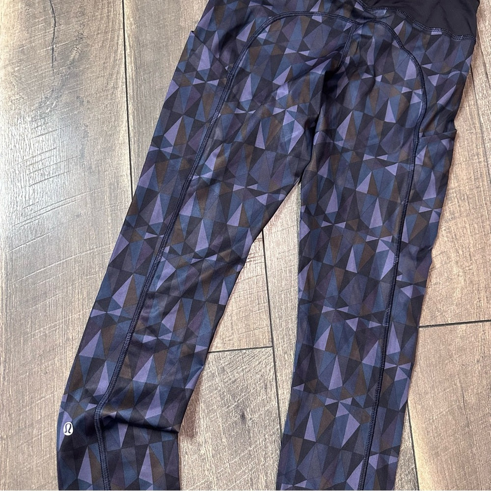 Lululemon Speed Tight II
Stained Glass Love Nightfall Black