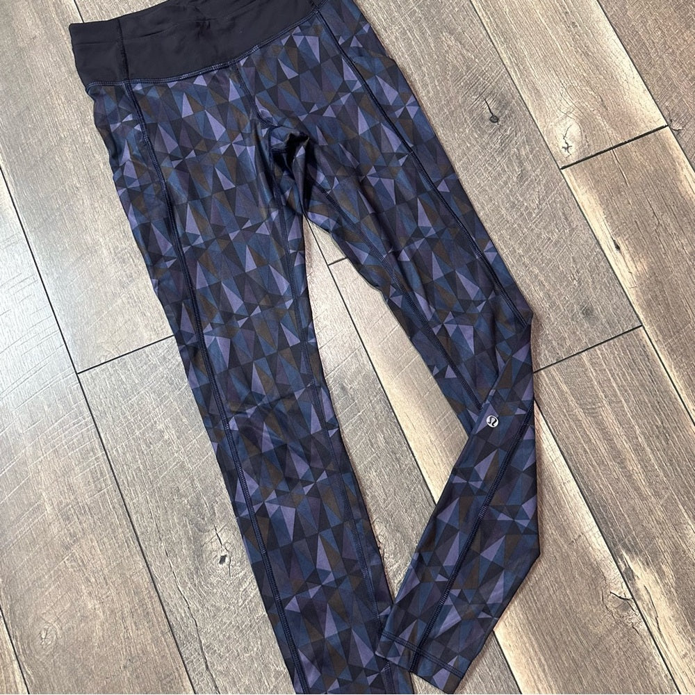 Lululemon Speed Tight II
Stained Glass Love Nightfall Black