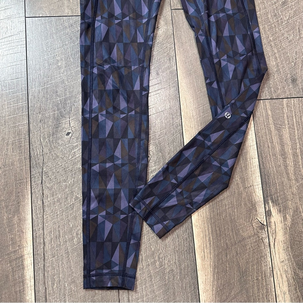 Lululemon Speed Tight II
Stained Glass Love Nightfall Black
