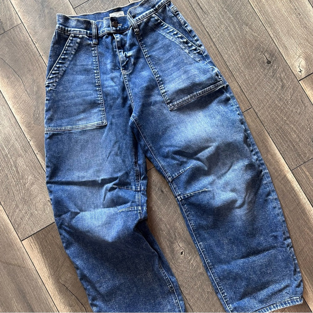 Hint of Blu Barrel Jeans