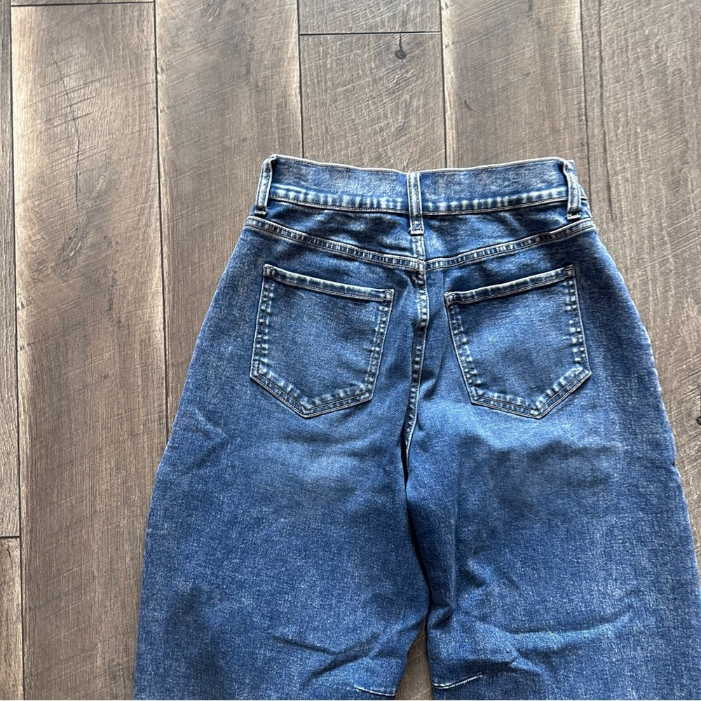 Hint of Blu Barrel Jeans