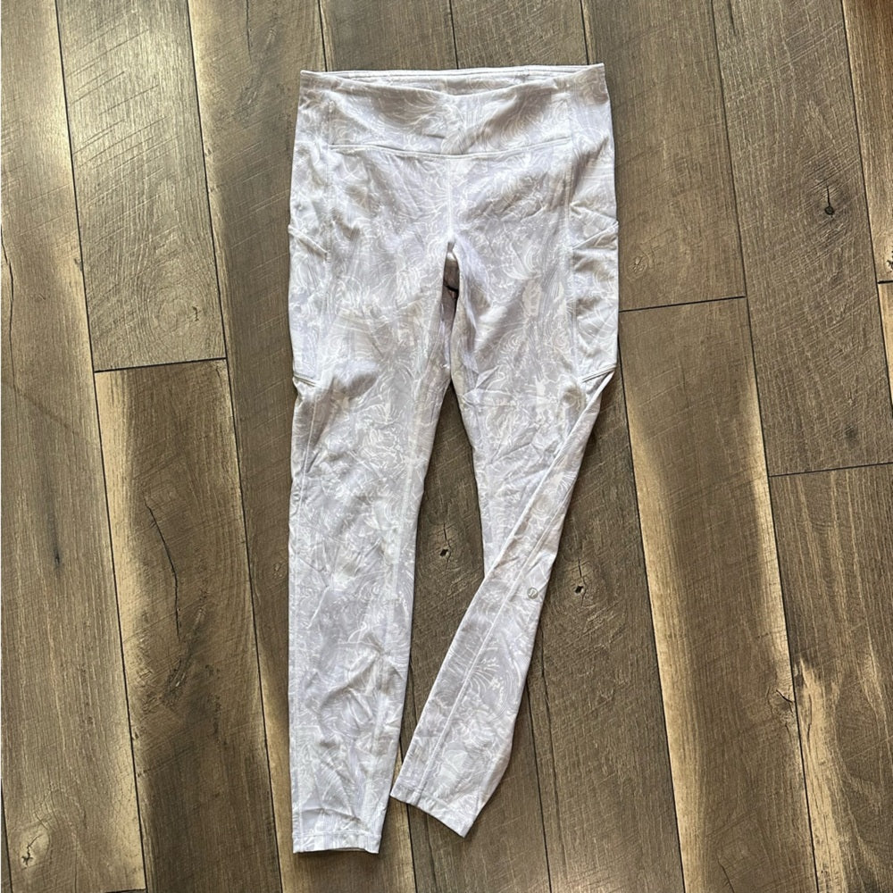 Lululemon Speed Up Tight *Full-On Luxtreme 28"
Eternal Wave White