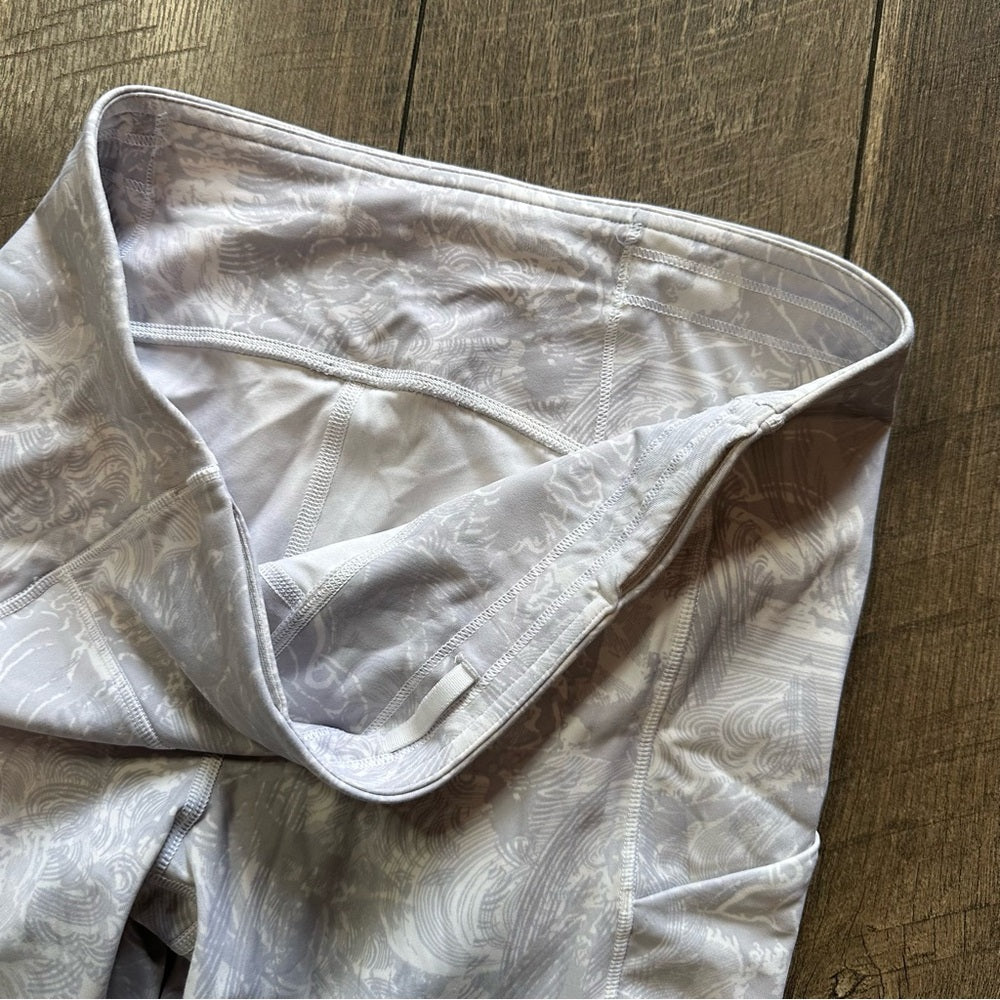 Lululemon Speed Up Tight *Full-On Luxtreme 28"
Eternal Wave White