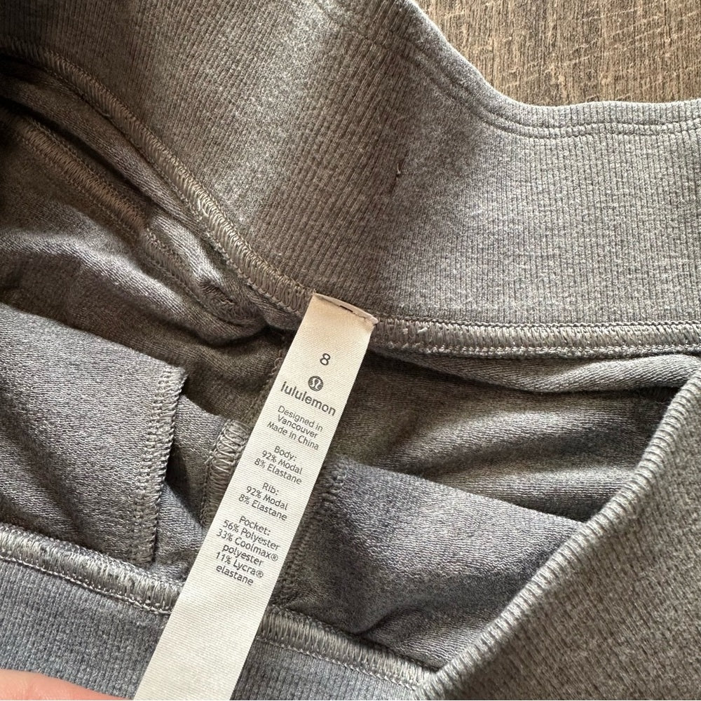 Lululemon Every Moment Short *3.5"
Heathered Mod Medium Grey / Slate