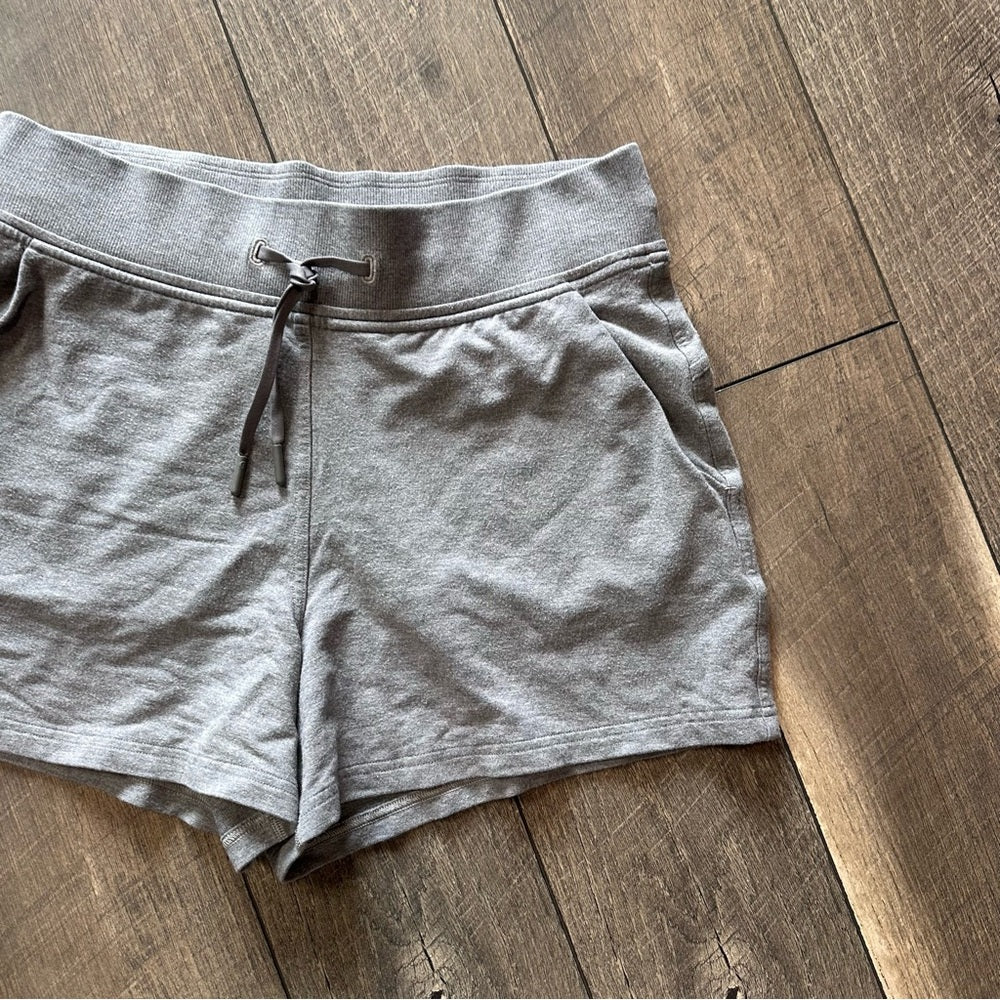 Lululemon Every Moment Short *3.5"
Heathered Mod Medium Grey / Slate