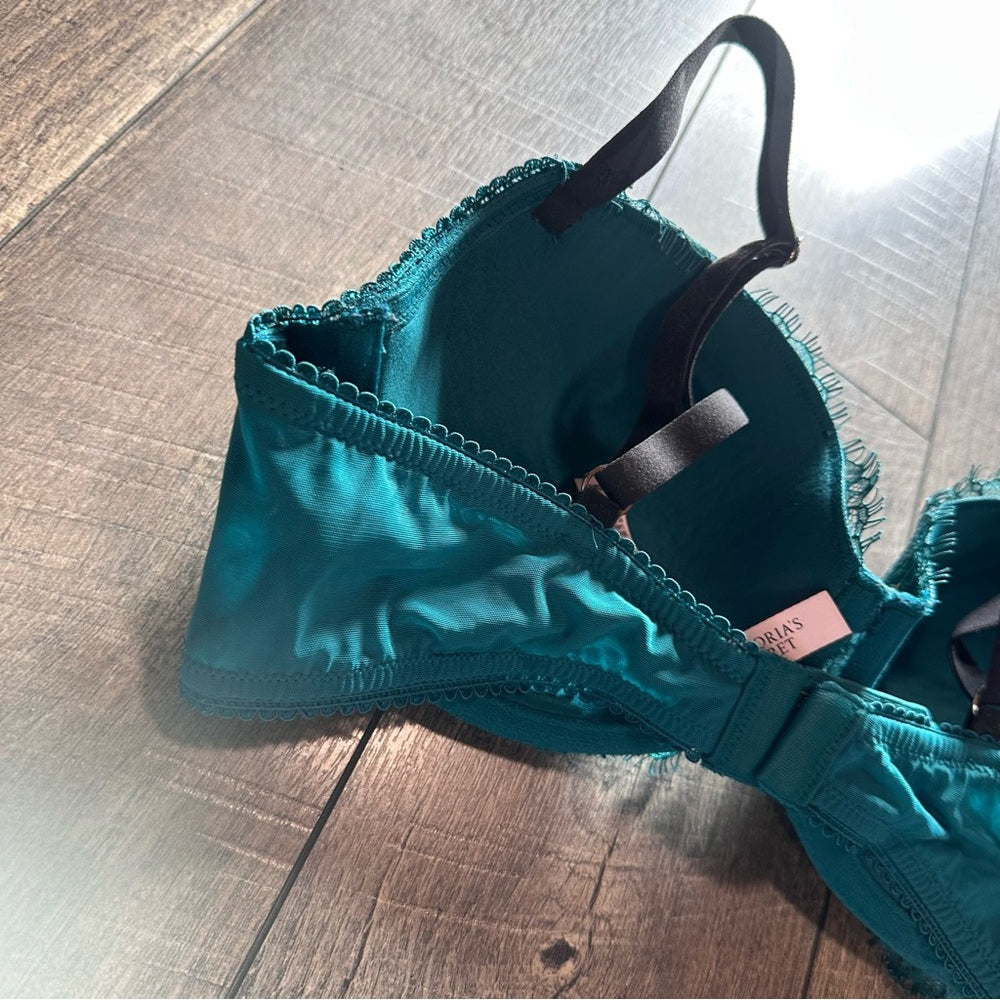 Victoria’s Secret Lace Lined Demi Bra