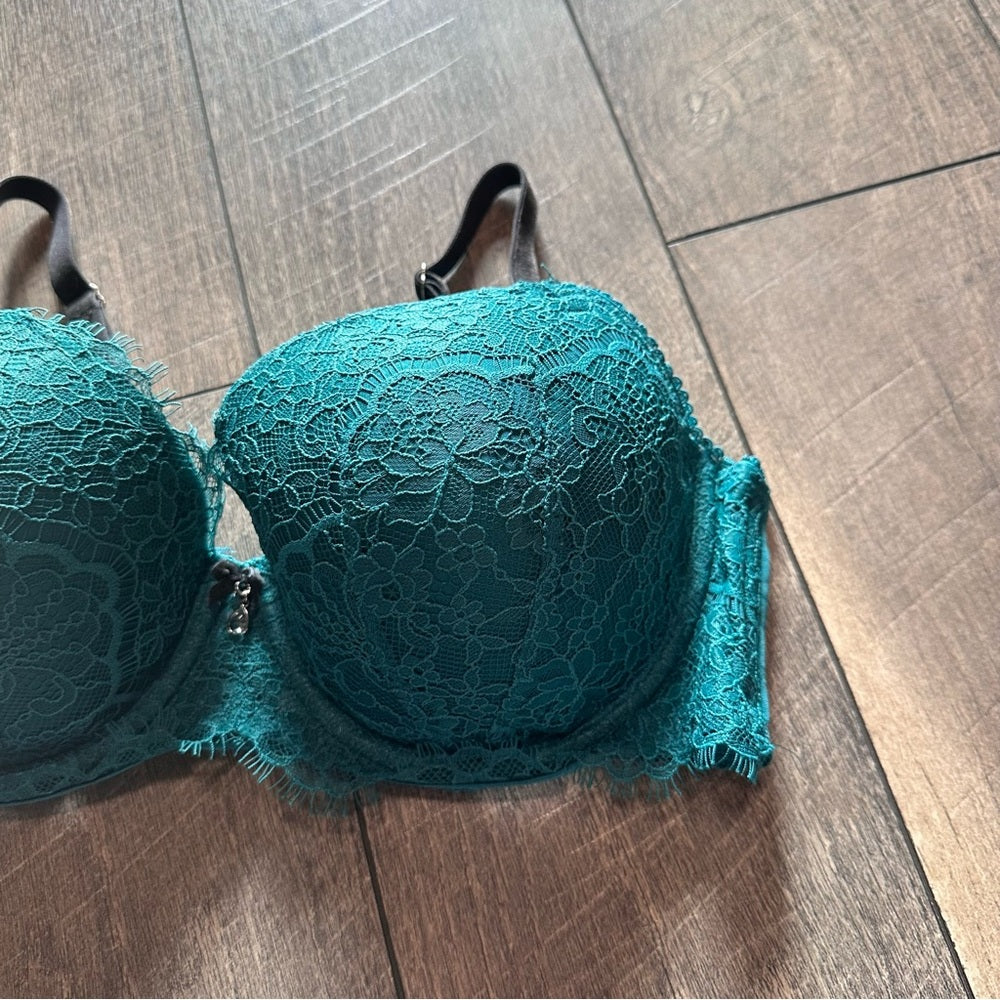 Victoria’s Secret Lace Lined Demi Bra