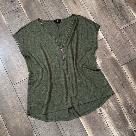 Tahari Olive Lightweight Sleeveless Top