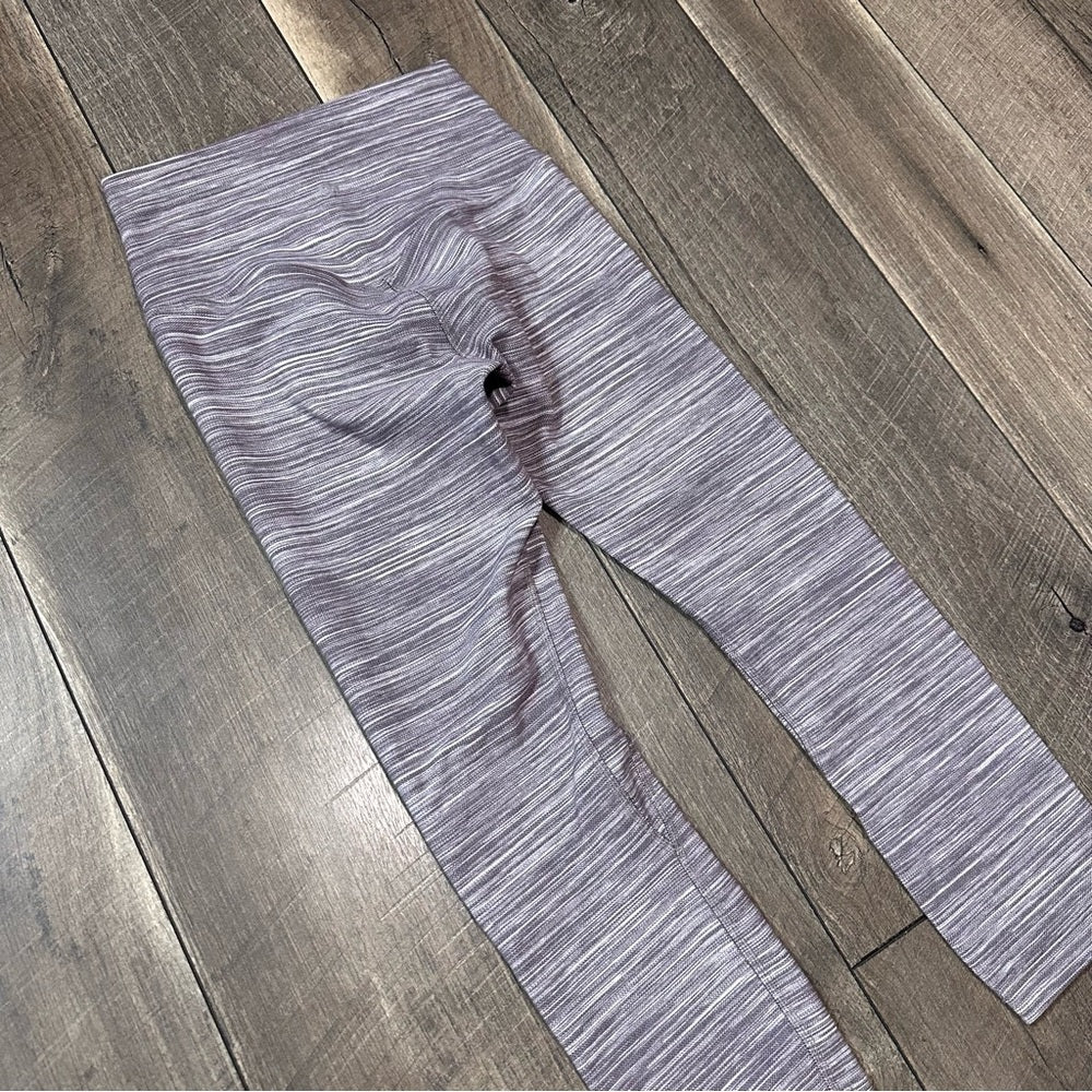 Lululemon Align Crop *21"
Heathered Black Cherry White / Black Cherry