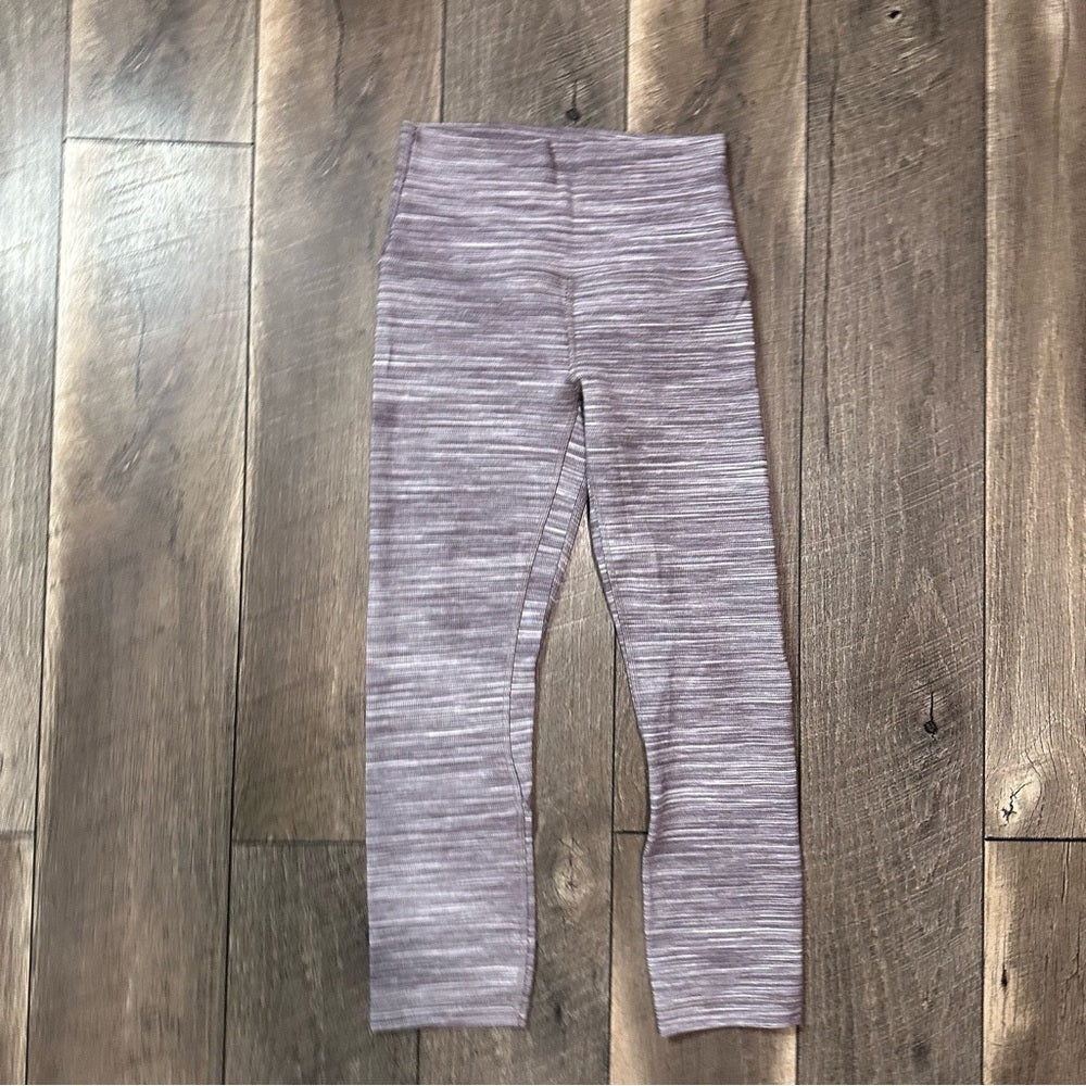 Lululemon Align Crop *21"
Heathered Black Cherry White / Black Cherry