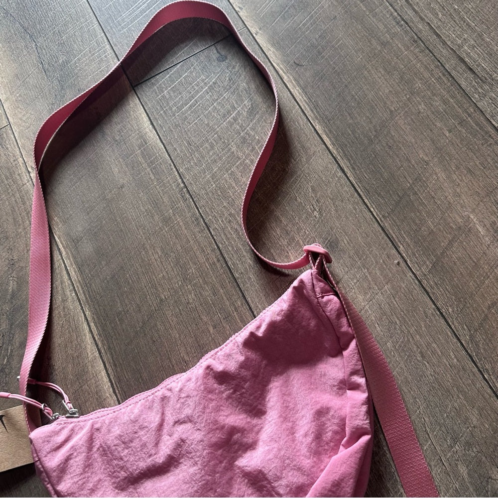 Nike Aura Crescent Crossbody Bag