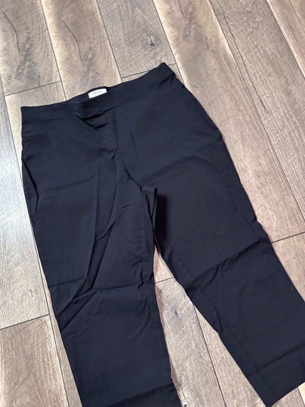 Style & Co Black Capris