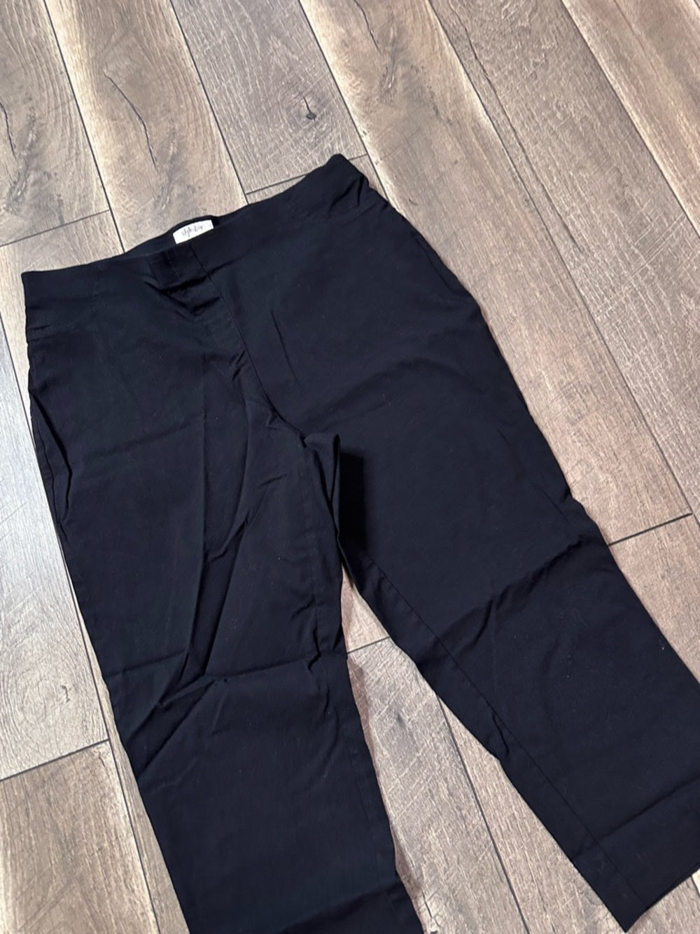 Style & Co Black Capris