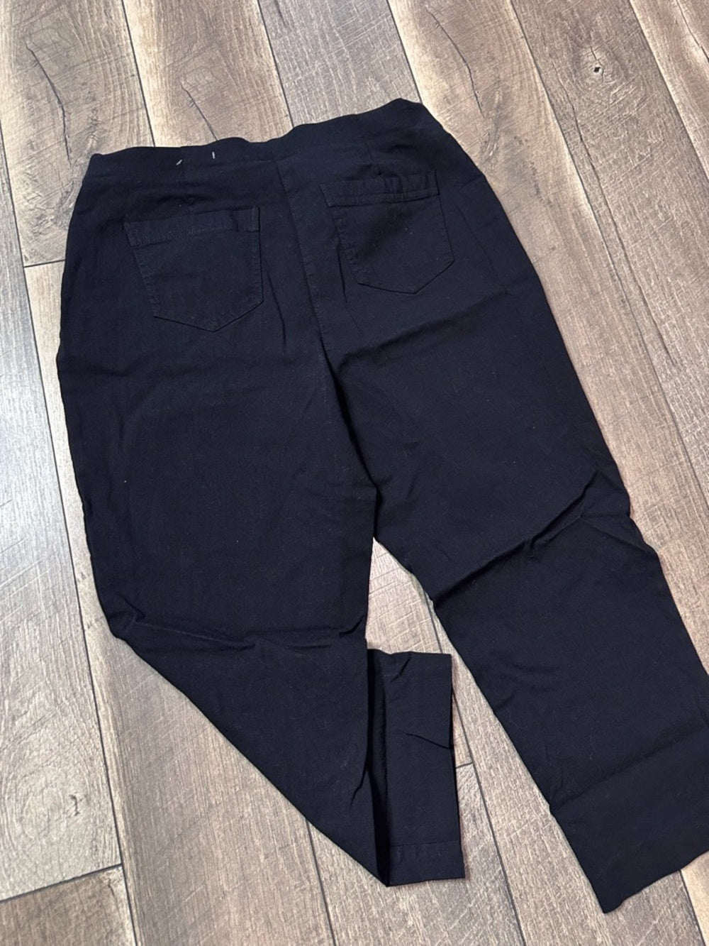 Style & Co Black Capris