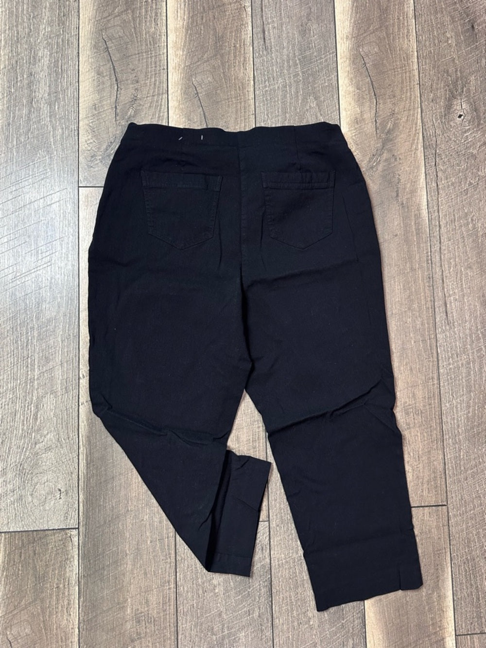 Style & Co Black Capris