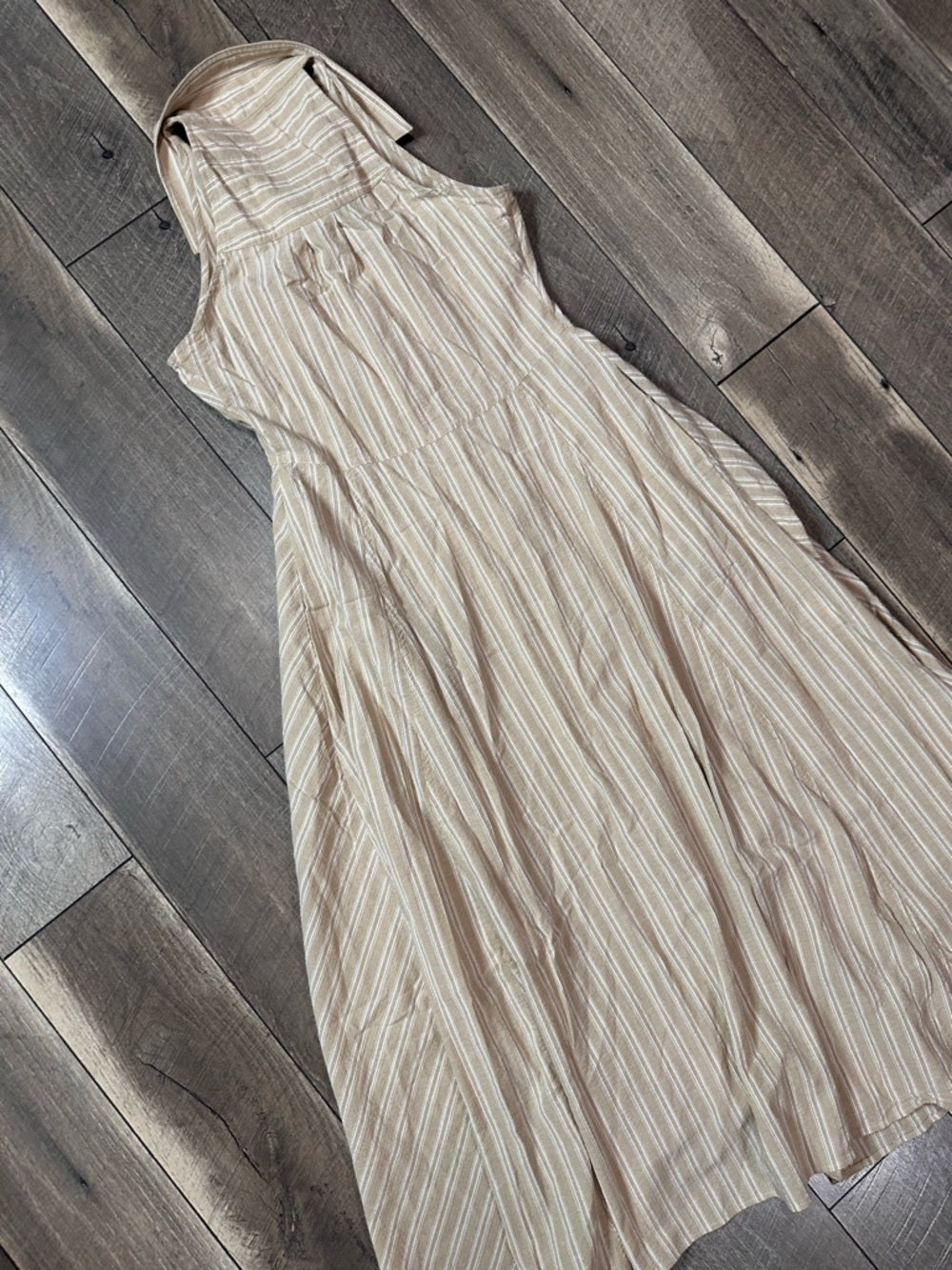 Miou Muse Collared Sleeveless Midi Dress