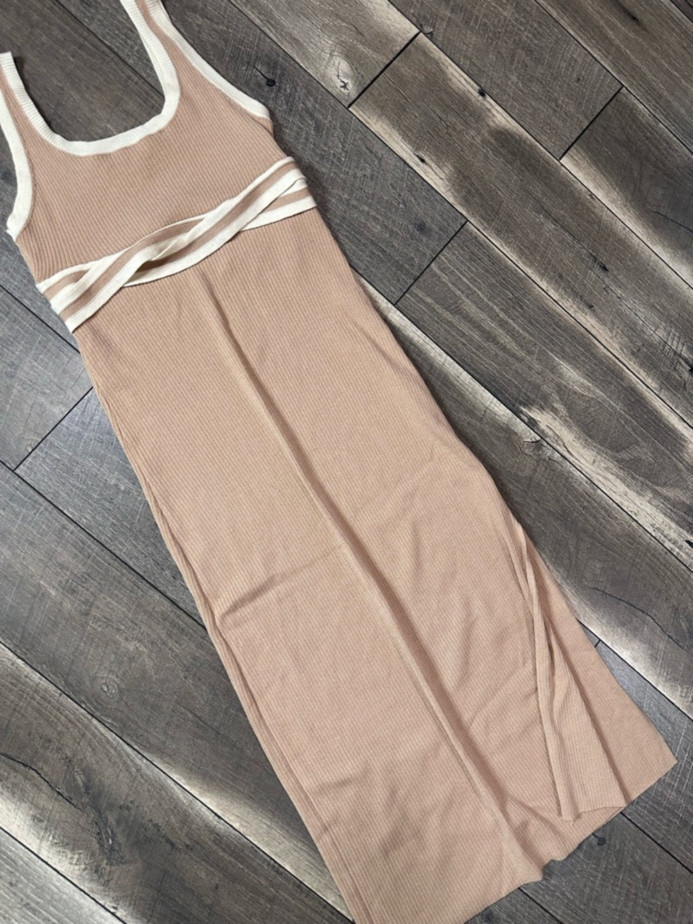 Lelis Ribbed Midi Dress