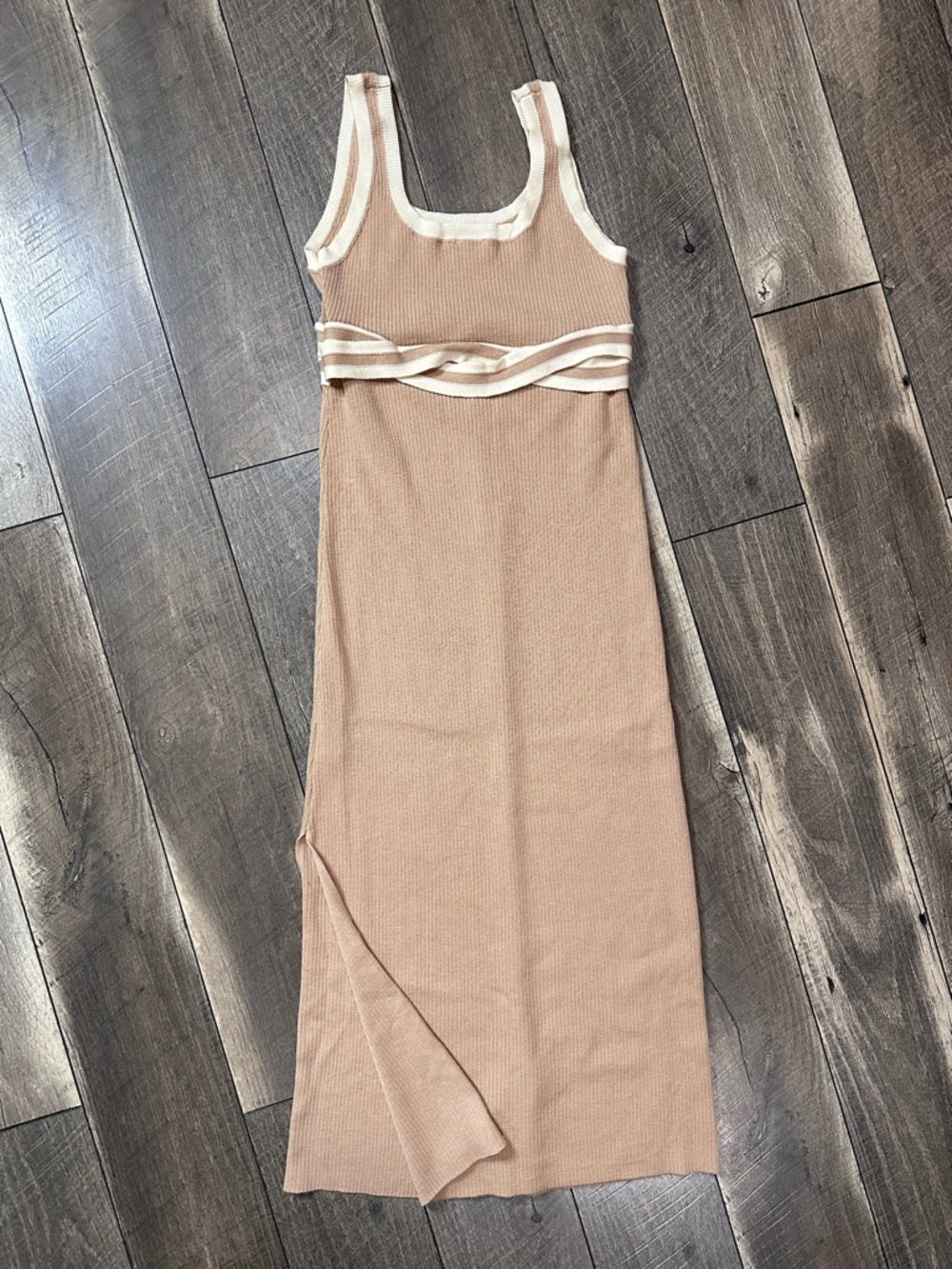 Lelis Ribbed Midi Dress