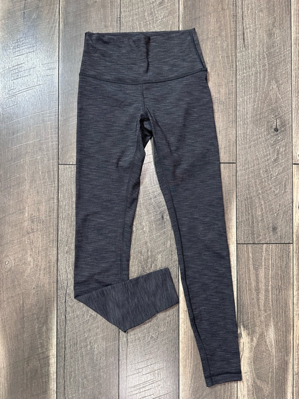 Lululemon Wunder Under Hi-Rise Tight Full-On Luxtreme 28"
Heathered Black