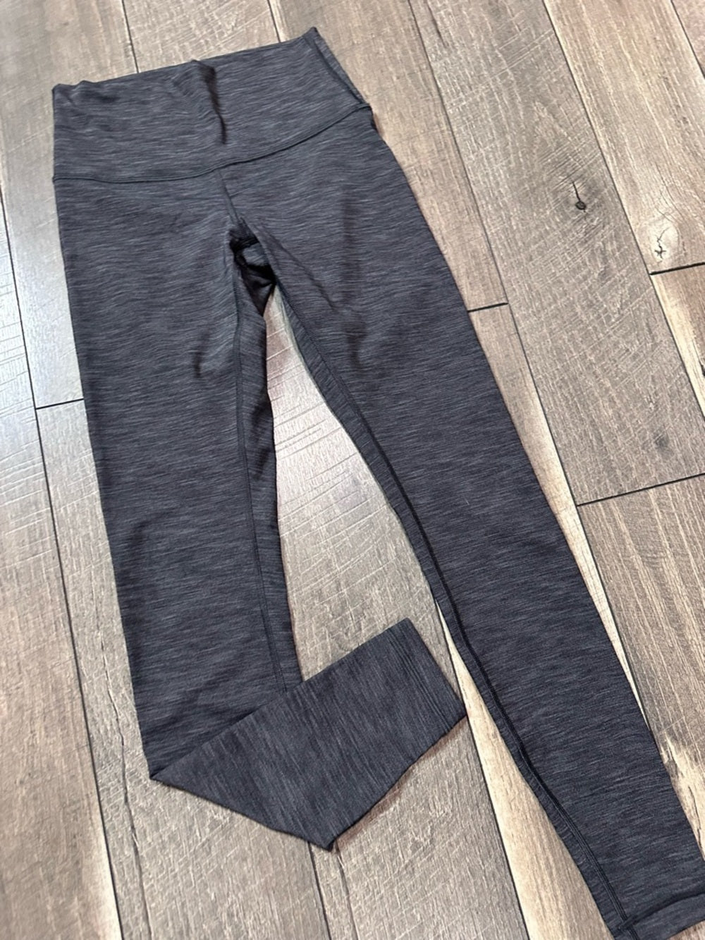Lululemon Wunder Under Hi-Rise Tight Full-On Luxtreme 28"
Heathered Black