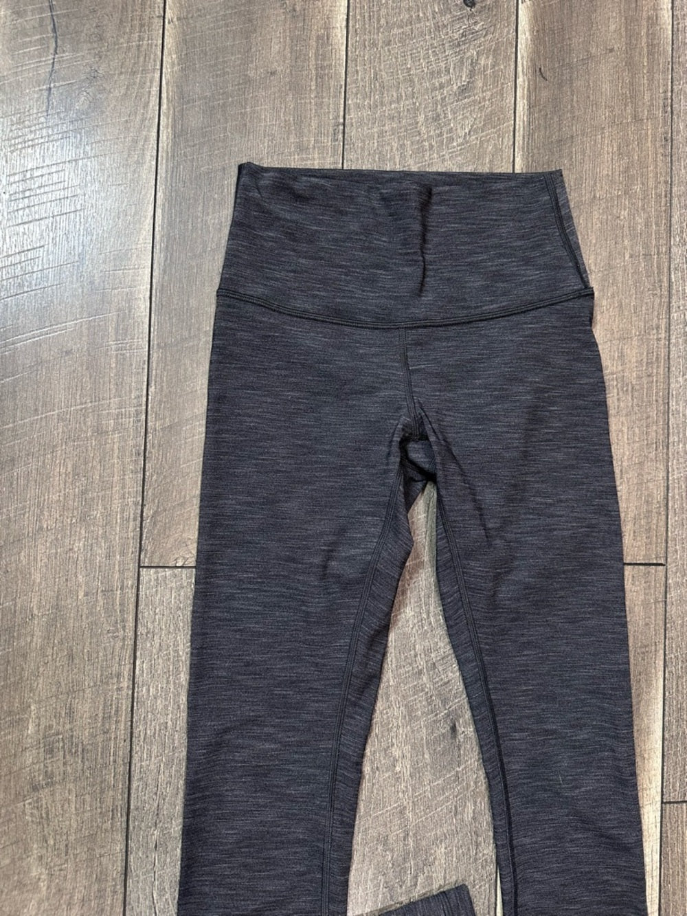 Lululemon Wunder Under Hi-Rise Tight Full-On Luxtreme 28"
Heathered Black