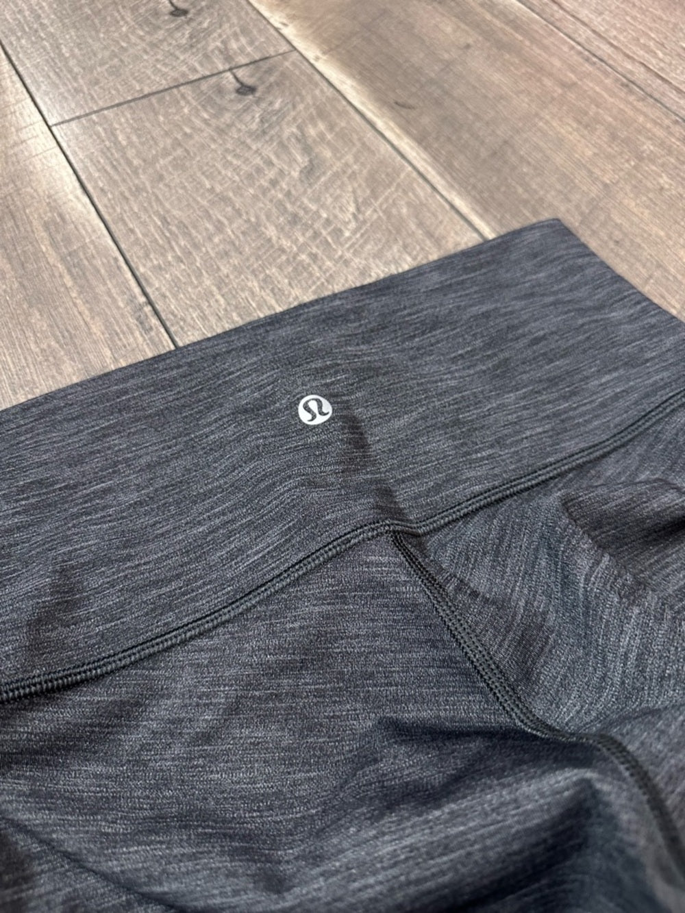 Lululemon Wunder Under Hi-Rise Tight Full-On Luxtreme 28"
Heathered Black