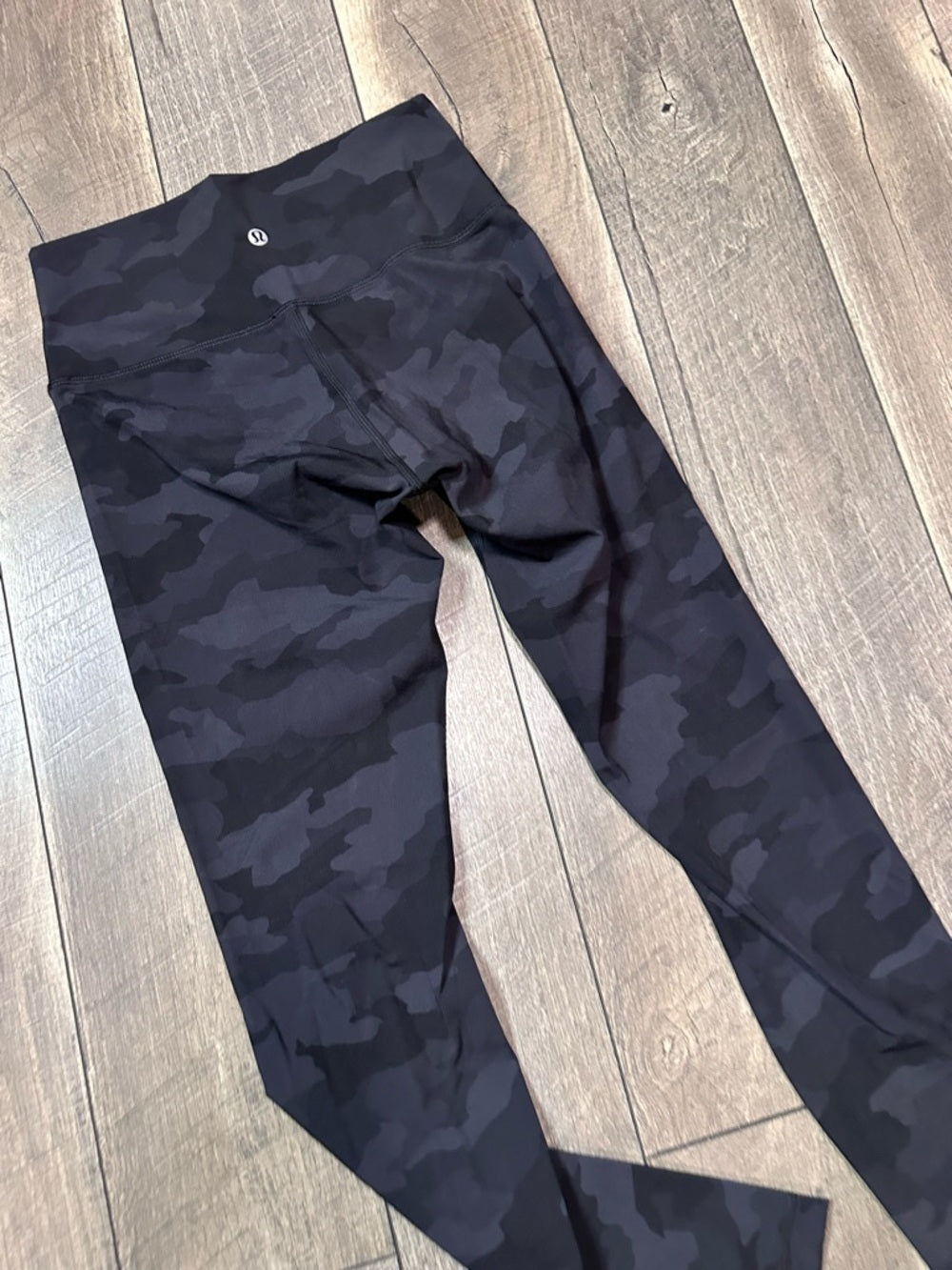 Lululemon Wunder Under High-Rise Tight 28"
Heritage 365 Camo Deep Coal Multi
