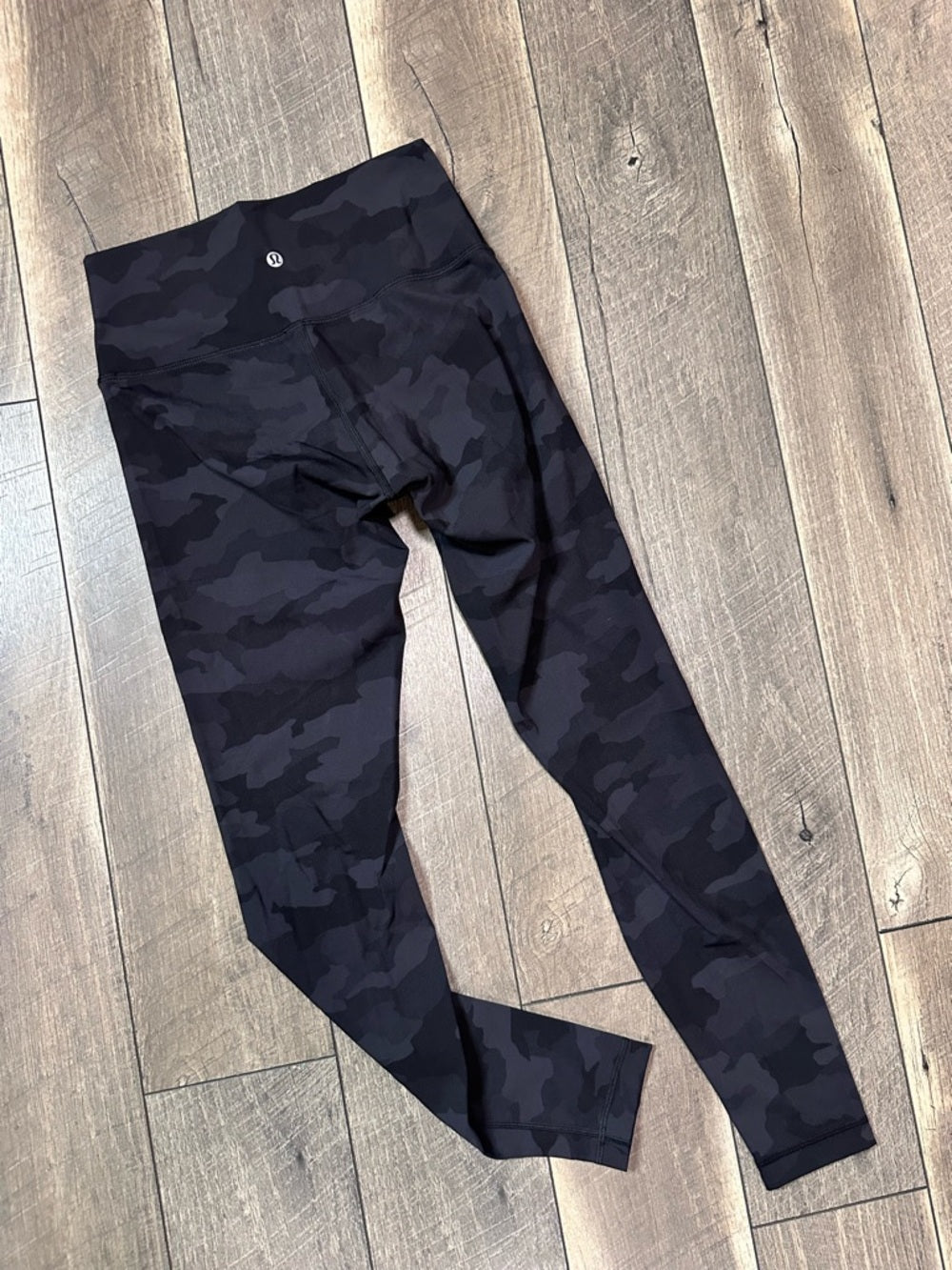 Lululemon Wunder Under High-Rise Tight 28"
Heritage 365 Camo Deep Coal Multi