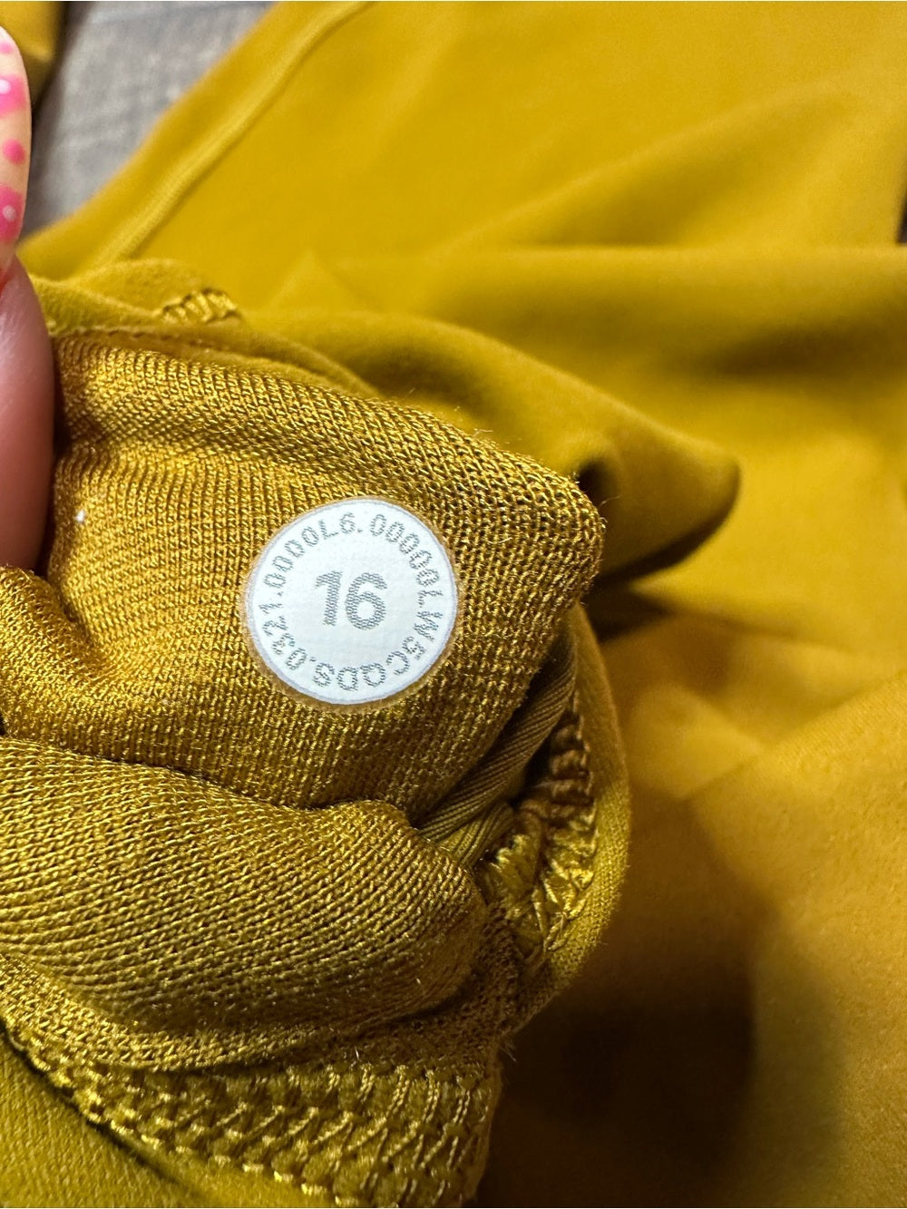 Lululemon Wunder Train High-Rise Tight 25"
Gold Spice