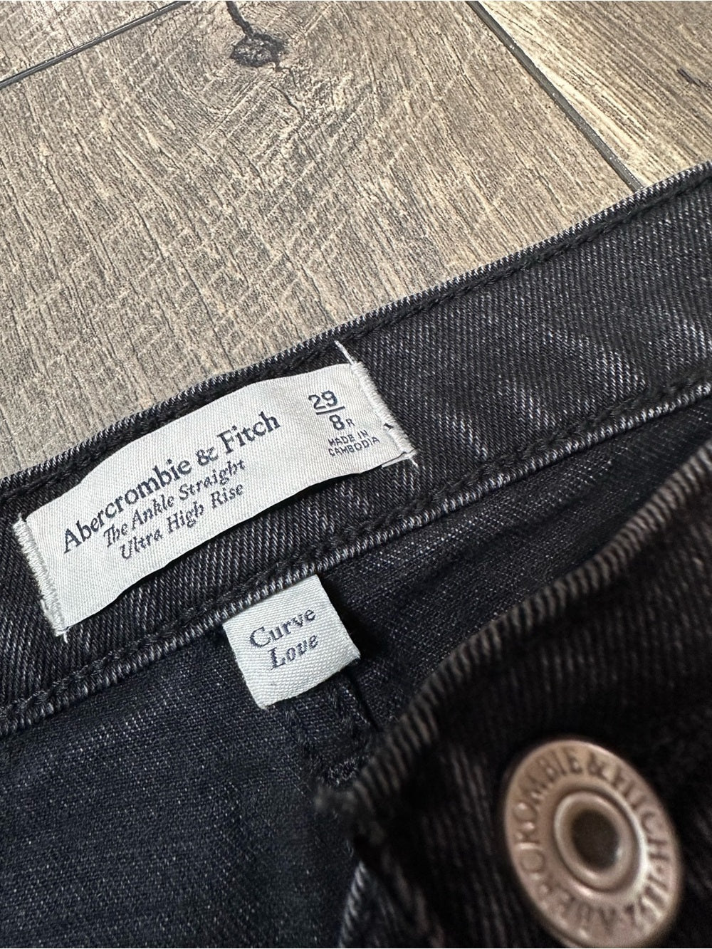 Abercrombie & Fitch Curve Love The Ankle Straight Ultra Hi Rise Jeans