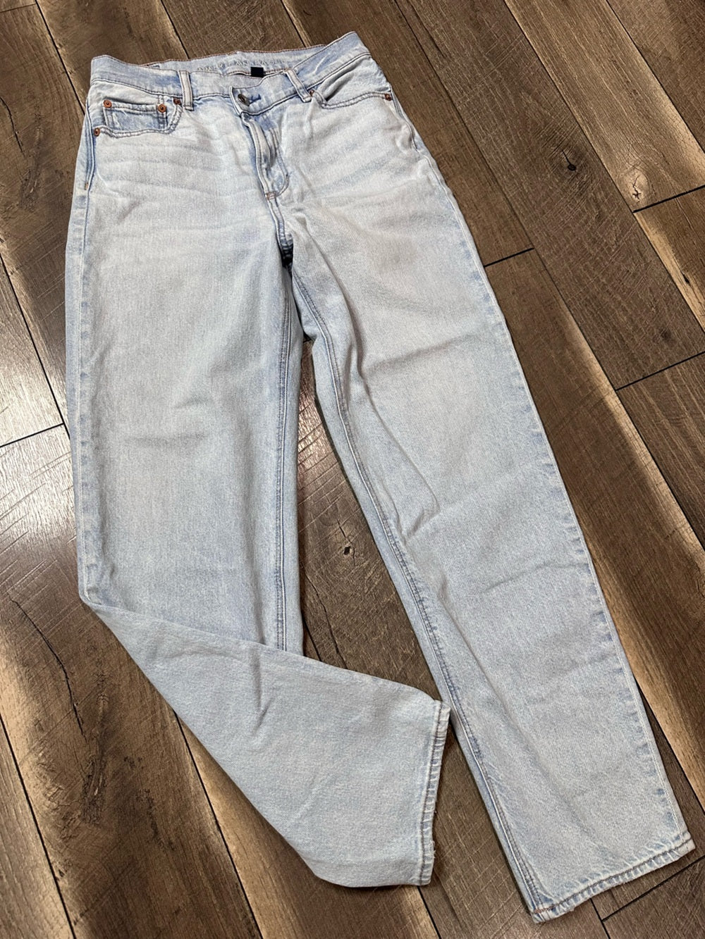 American Eagle Crossover Hi Rise Baggy Straight Jeans