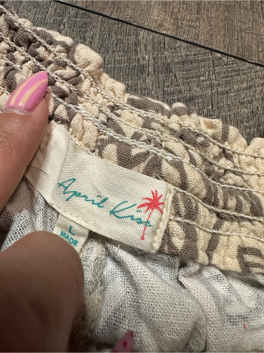 April Kiss Palm Leaves Shorts