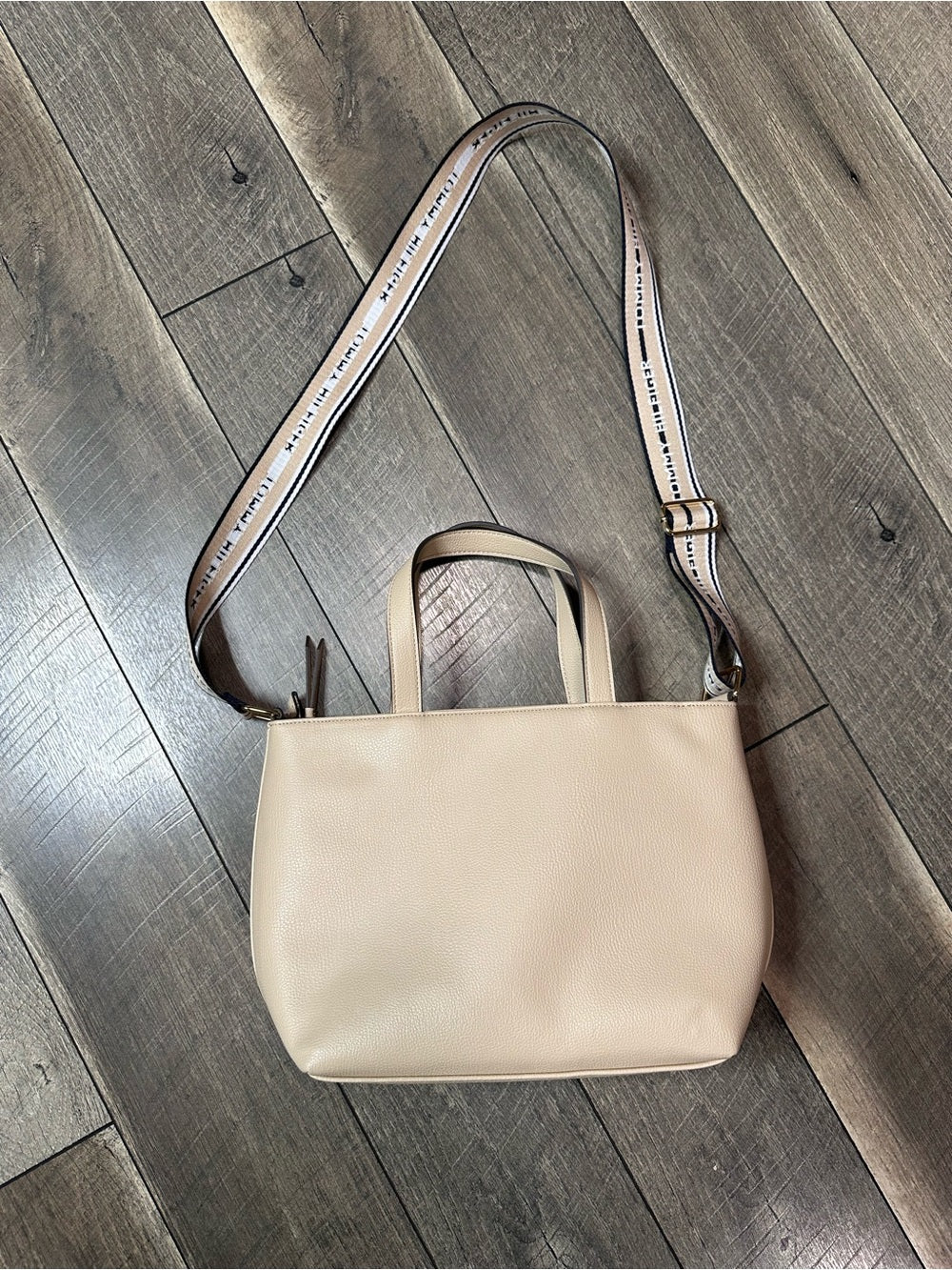 Tommy Hilfiger Tote/Crossbody Bag