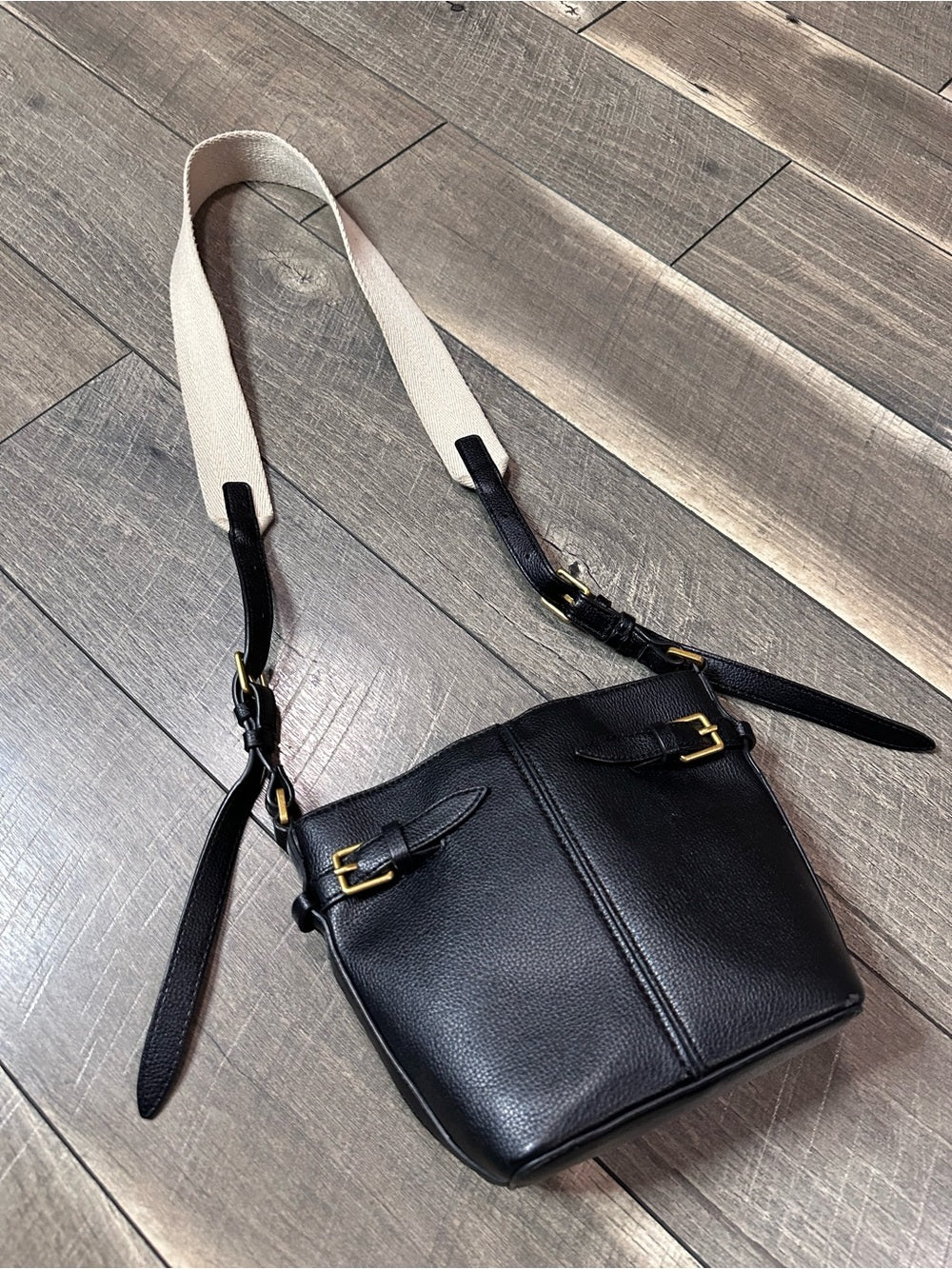 Zara Minu Bucket Crossbody