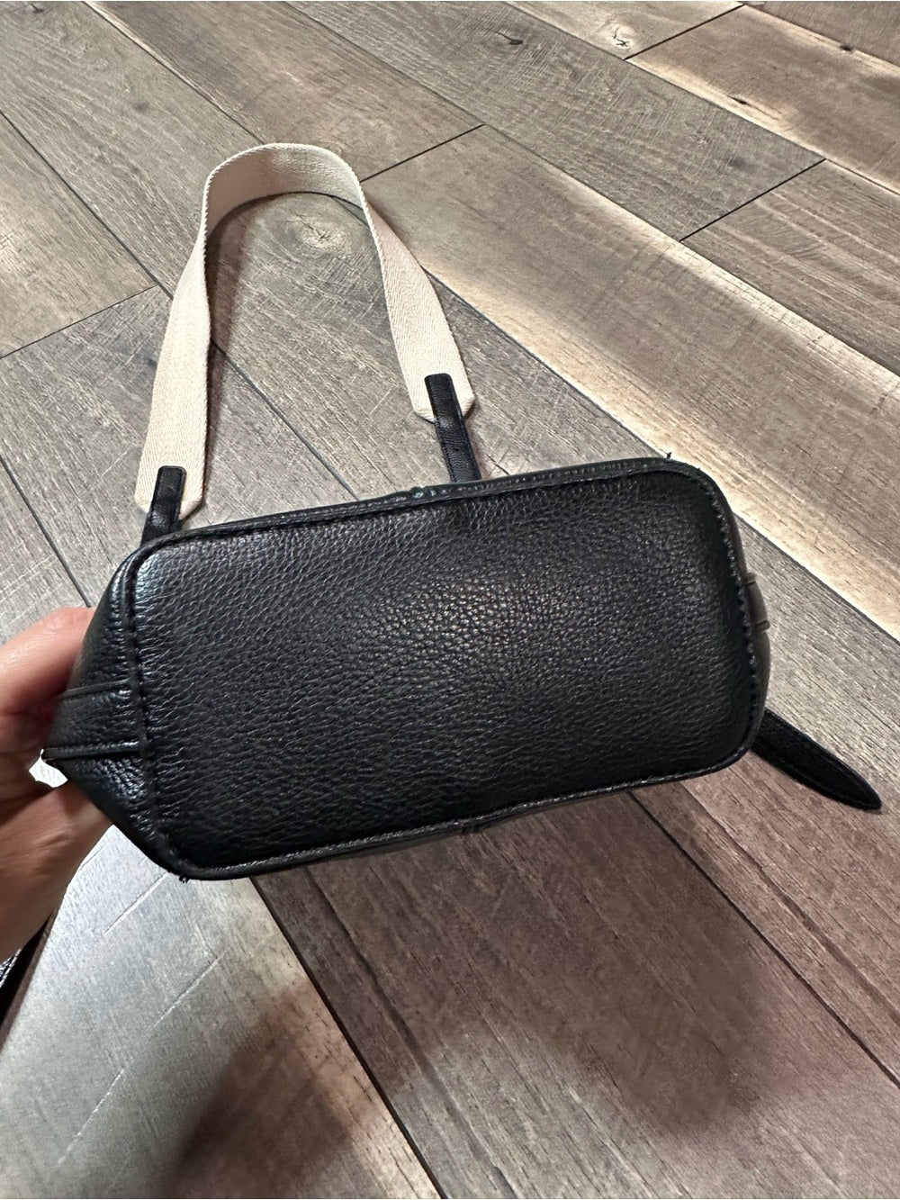 Zara Minu Bucket Crossbody