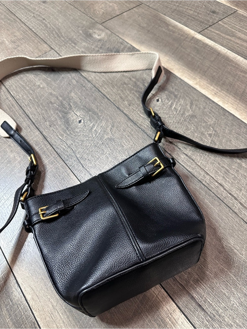 Zara Minu Bucket Crossbody