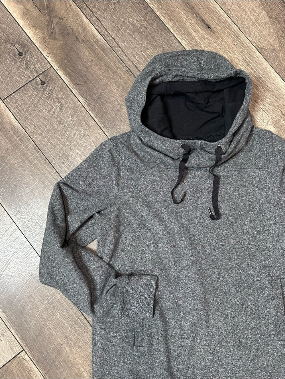 Lululemon Split Pullover Hoodie
Heathered Grey/Black