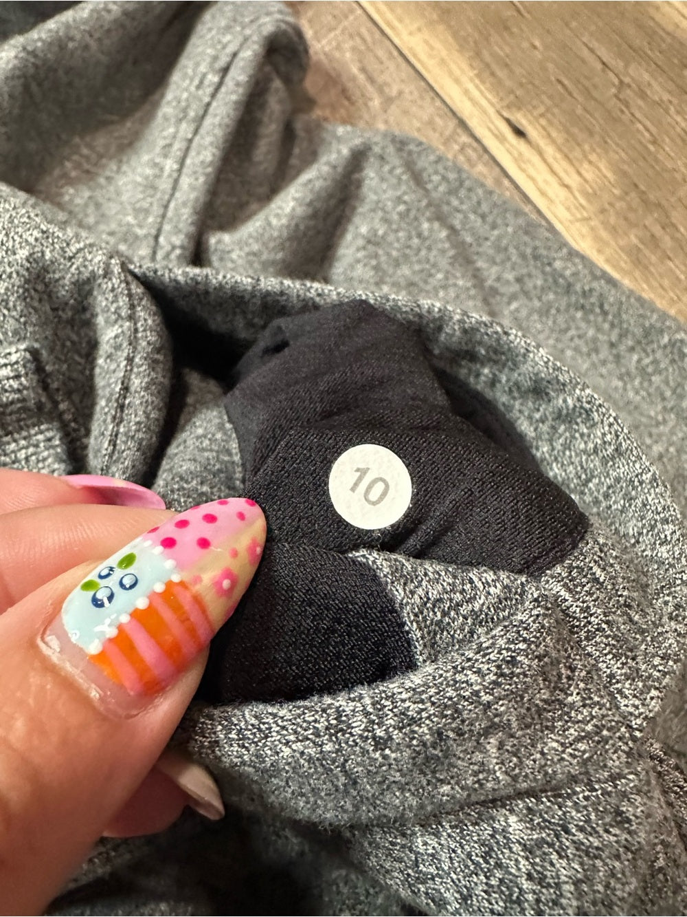 Lululemon Split Pullover Hoodie
Heathered Grey/Black