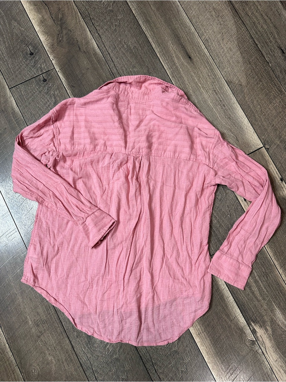 American Eagle Lightweight Button Down