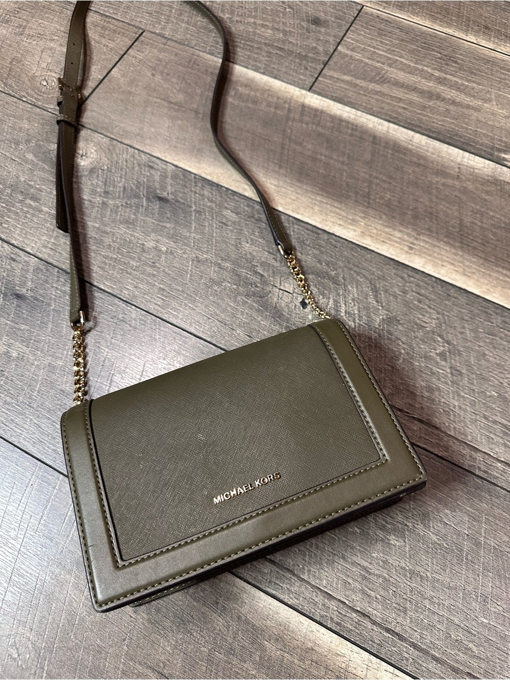 Michael Kors Jet Set Large Saffiano Leather Crossbody Bag
