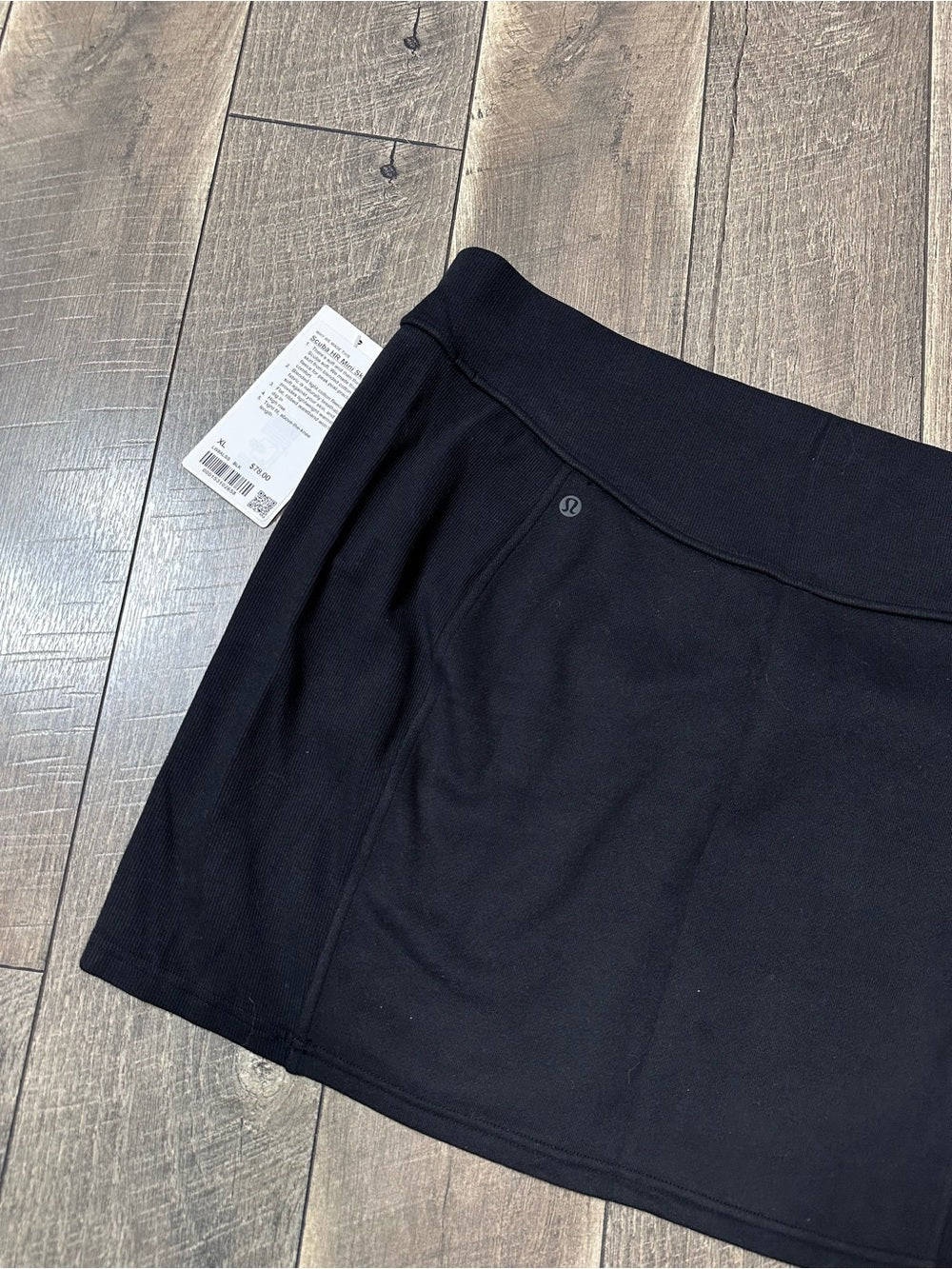 Lululemon Scuba High-Rise Mini Skirt
Black